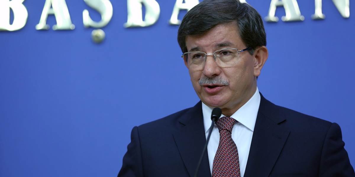 Turecký premiér: Uskutočnenie dnešných vzdušných útokov proti IS nikto nepotvrdil