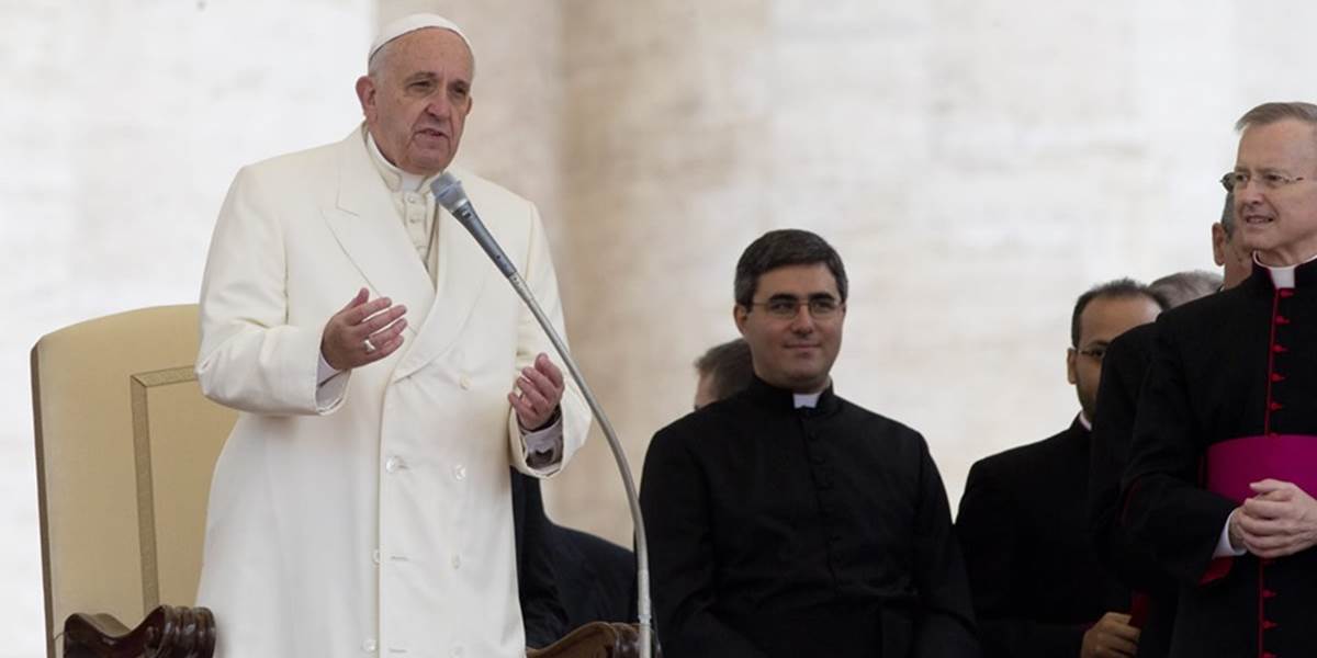 Pápež opäť vyzval na medzinárodnú pomoc v boji proti ebole