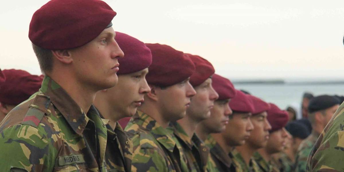 Holandské ministerstvo obrany odporučilo vojakom nenosiť uniformu
