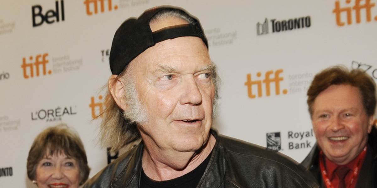Neil Young vydá v novembri album Storeytone