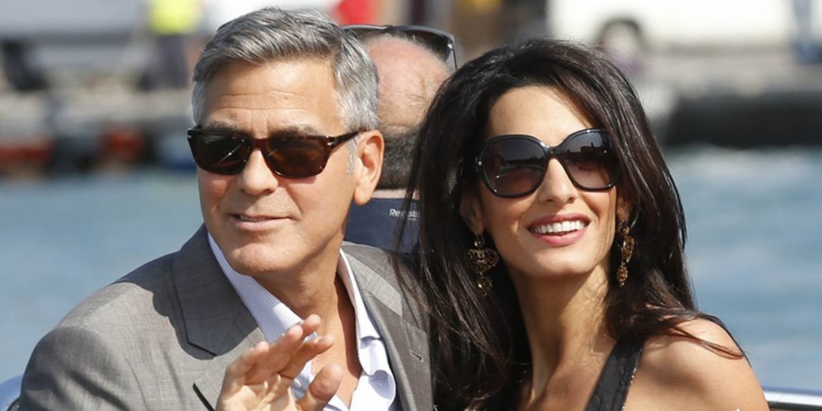 George Clooney so snúbenicou pricestovali do Benátok na svoju svadbu