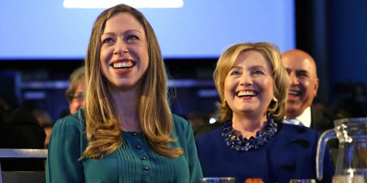 Clintonovci sa tešia z vnúčatka: Chelsea porodila dievčatko