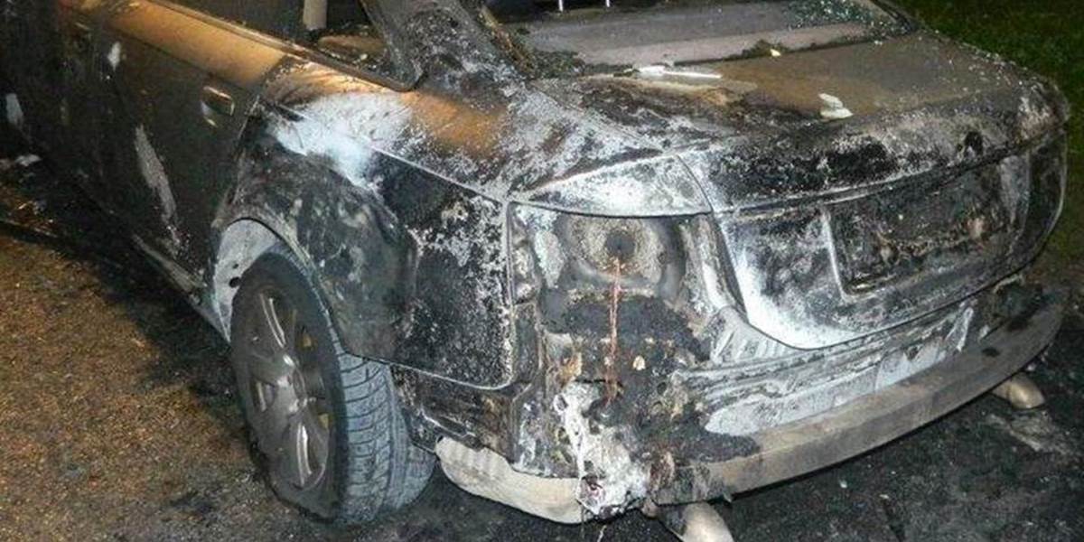 V noci horeli v Košiciach dve autá