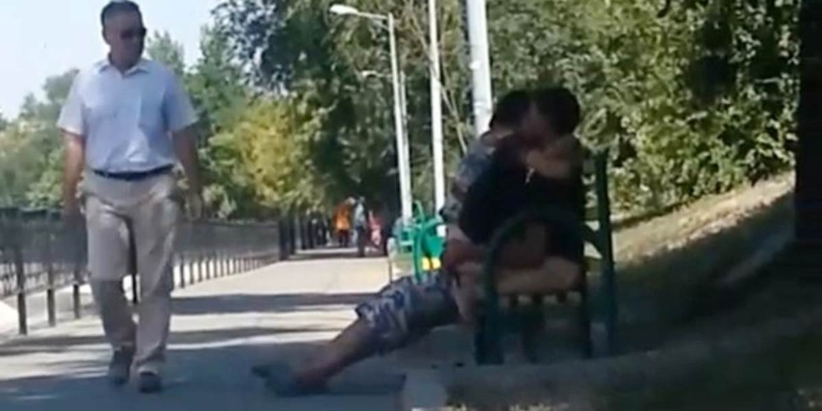 VIDEO Dvojica si to rozdávala na lavičke v parku, okoloidúci im neprekážali!