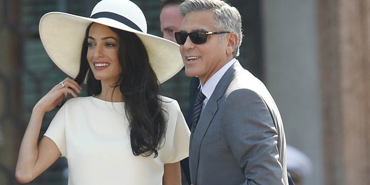 George Clooney sa v Benátkach oficiálne oženil s právničkou Alamuddinovou