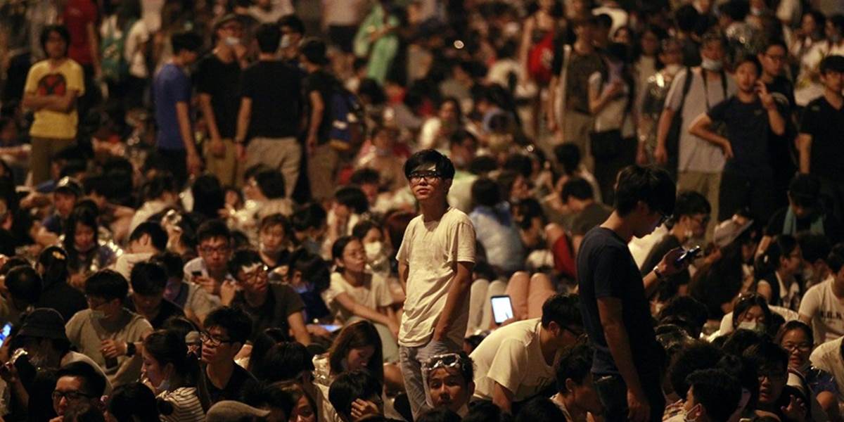 Pokojné protesty v Hongkongu pokračovali, zatienili čínsky štátny sviatok