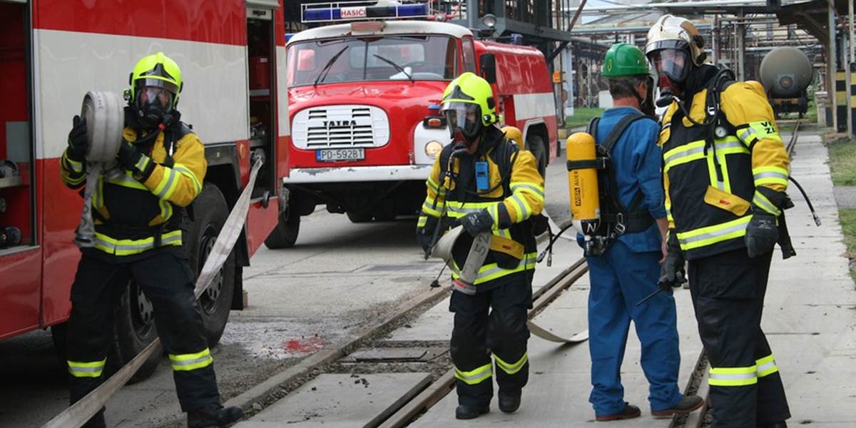Na stanici v Čadci unikala z vagóna kyselina chlorovodíková, zasahovali hasiči