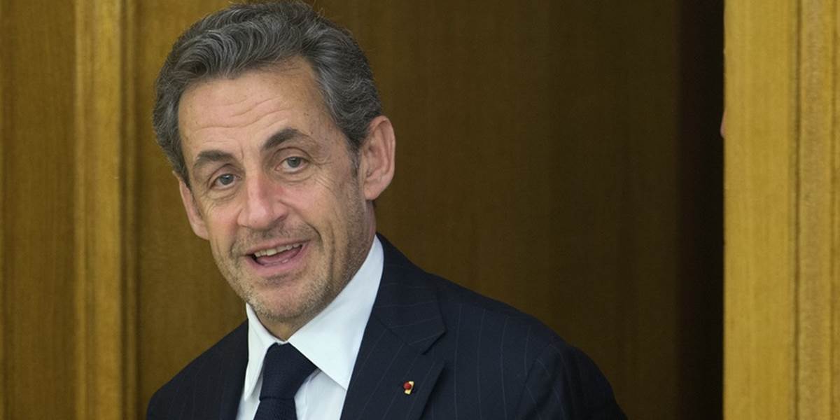 Chirac odmieta Sarkozyho, opäť podporuje jeho súpera