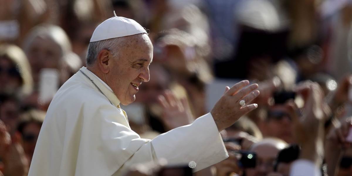 Pápež pred synodou: Šťastná rodina je dôležitá pre cirkev i spoločnosť