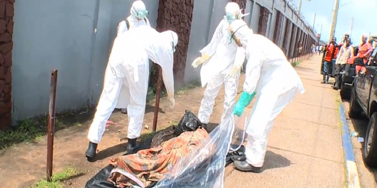 VIDEO Muž mal zomrieť na ebolu, ležal na ulici niekoľko dní, ožil keď ho nakladali pohrebáci!