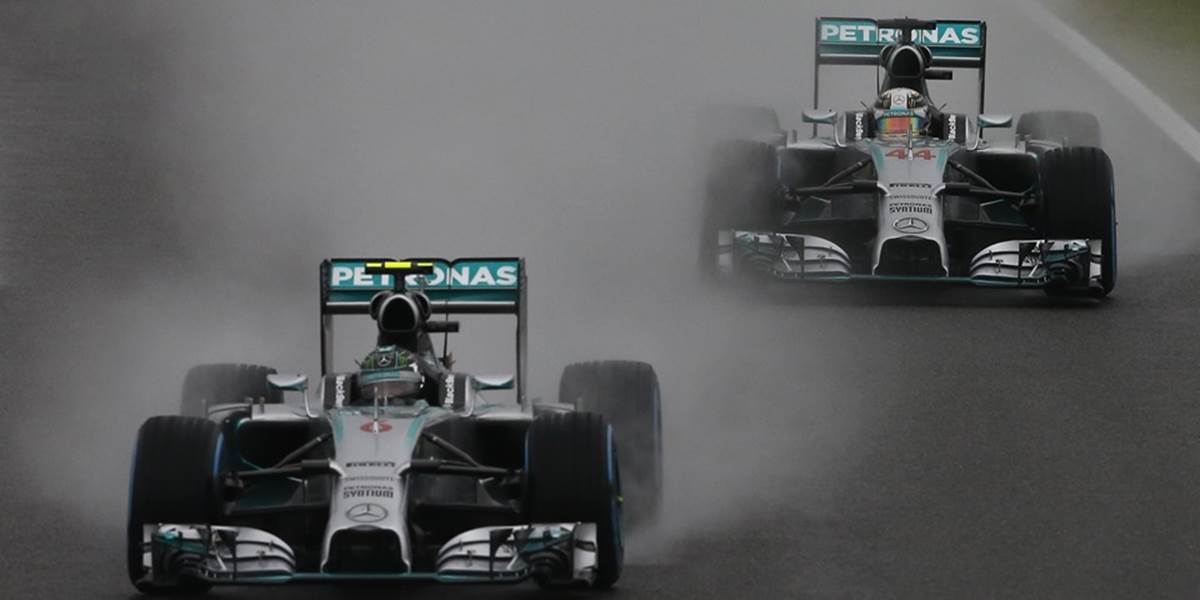 F1: VC Japonska predčasne ukončili, víťazom Hamilton pred Rosbergom