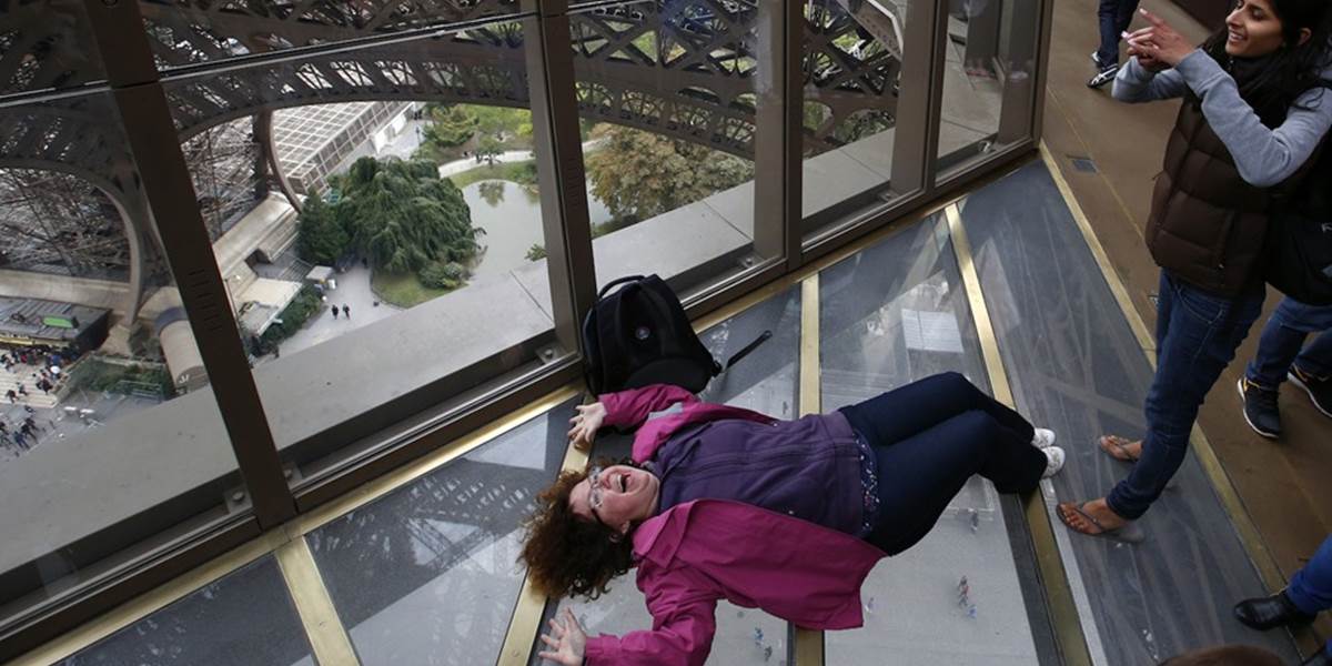 Eiffelovka dostala k narodeninám vyhliadkové plošiny zo skla