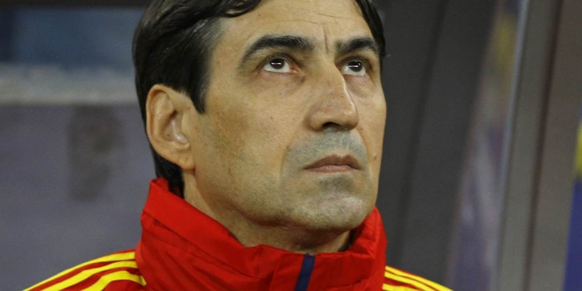Tréner Rumunska Piturca sa zastal obrancu Chirichesa
