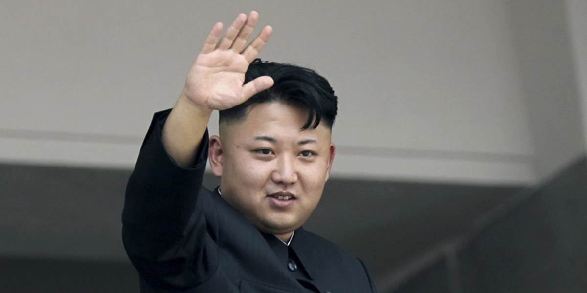 Severokórejský vodca Kim je stále pri moci, má len zranenú nohu