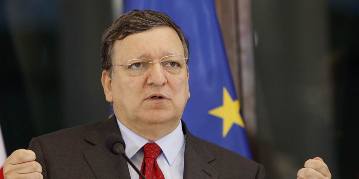 Barroso: Cameron sa neustálou kritikou Európskej únie zahráva s ohňom