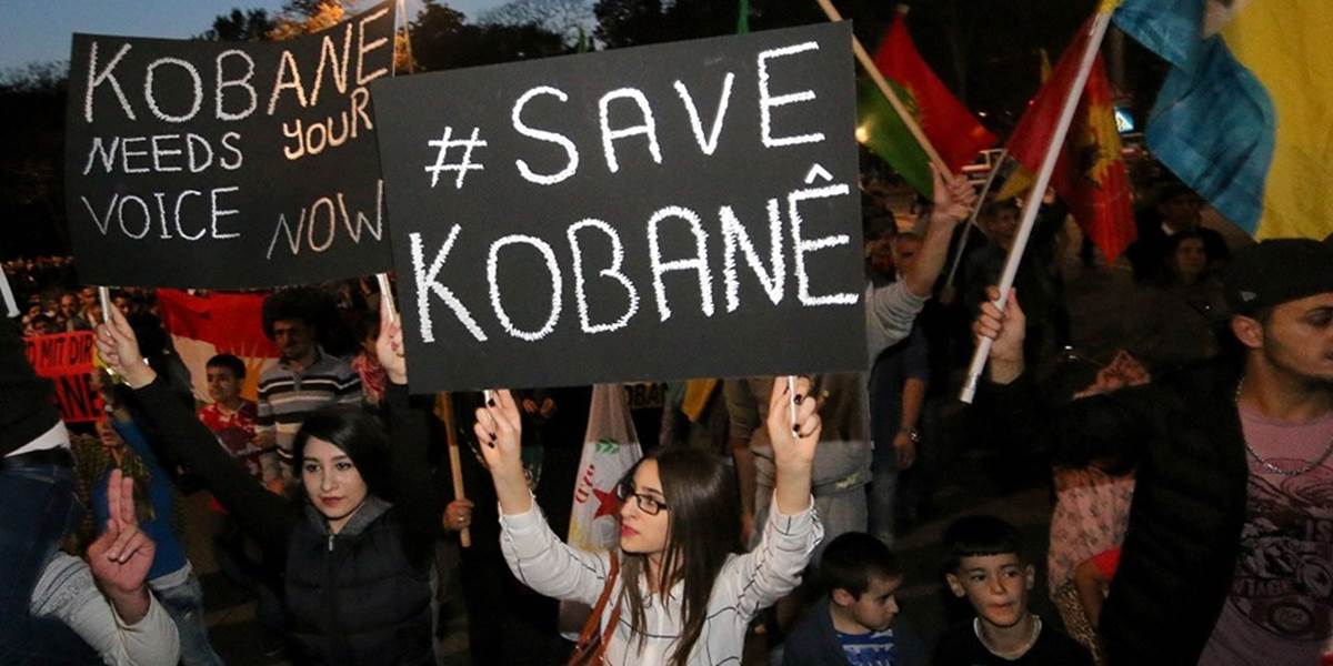Kurdi naďalej bránia Kobané, útoky militantov pokračujú napriek náletom