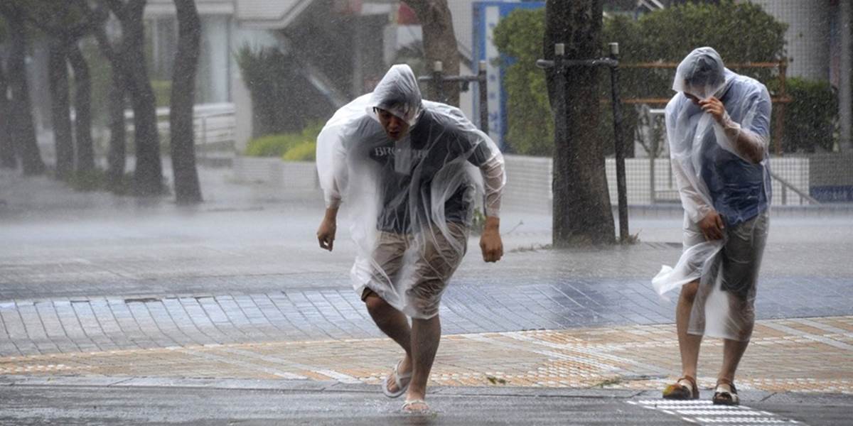 Najmenej 35 ľudí utrpelo zranenia počas tajfúnu Vongfong