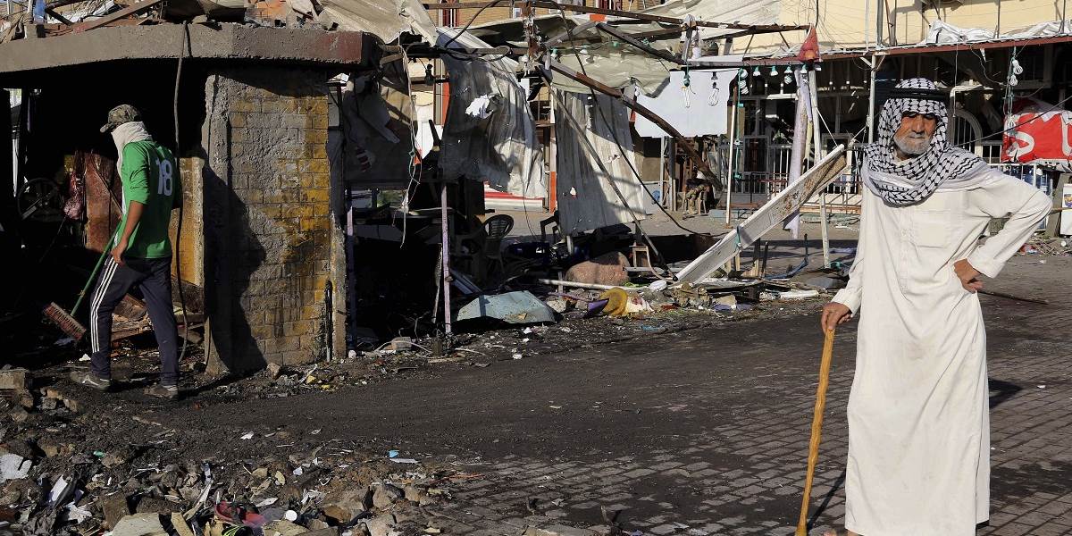 Traja samovražední atentátnici zabili v Iraku najmenej 25 Kurdov