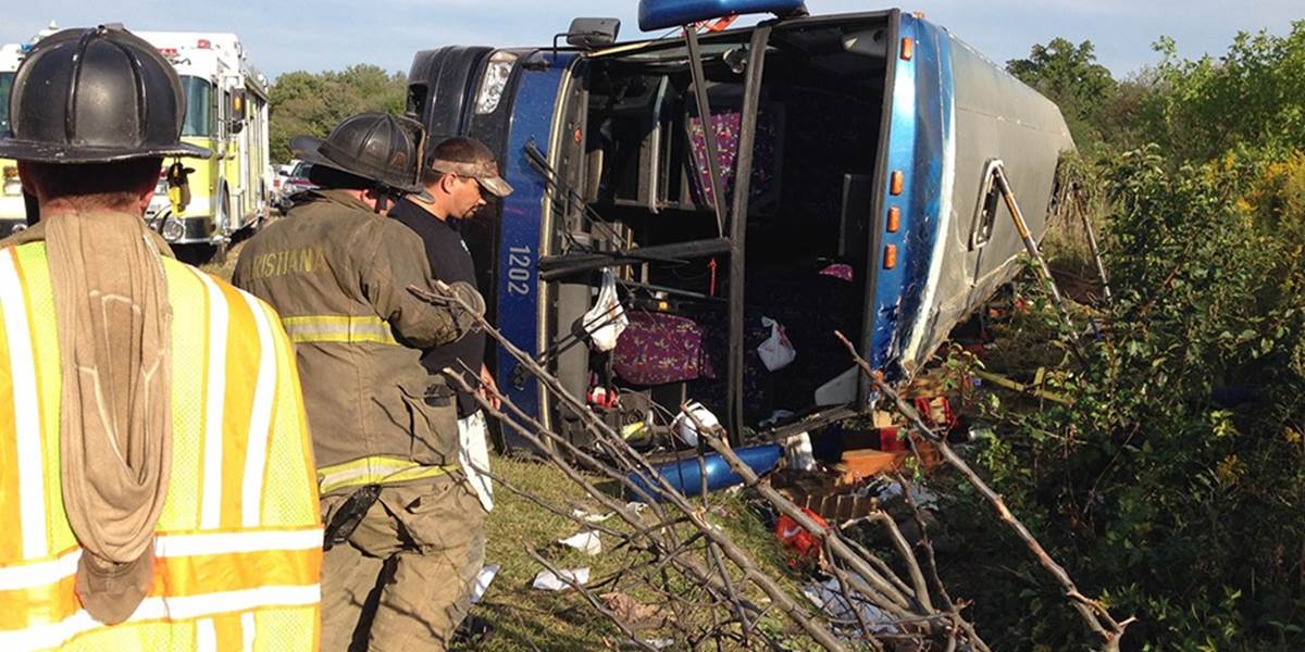 Pri autobusovom nešťastí v Indiane sa zranilo 19 ľudí
