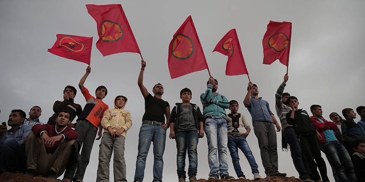Kurdi dobyli späť strategický kopec v Kobani