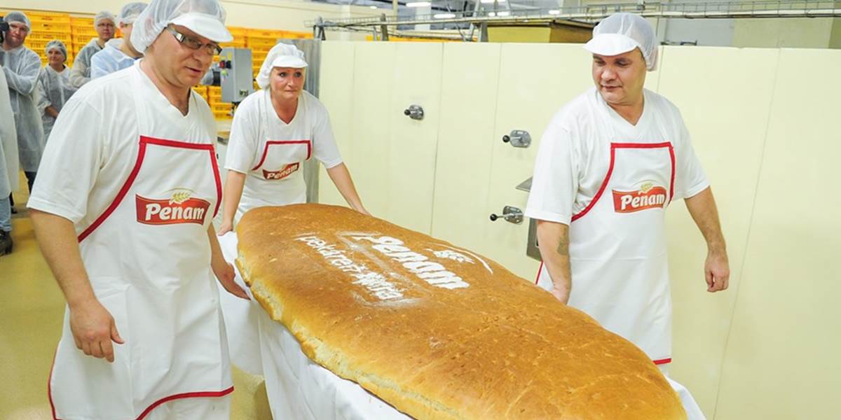 Nitrianski pekári upiekli 36-kilogramový maxichlieb, najväčší na Slovensku