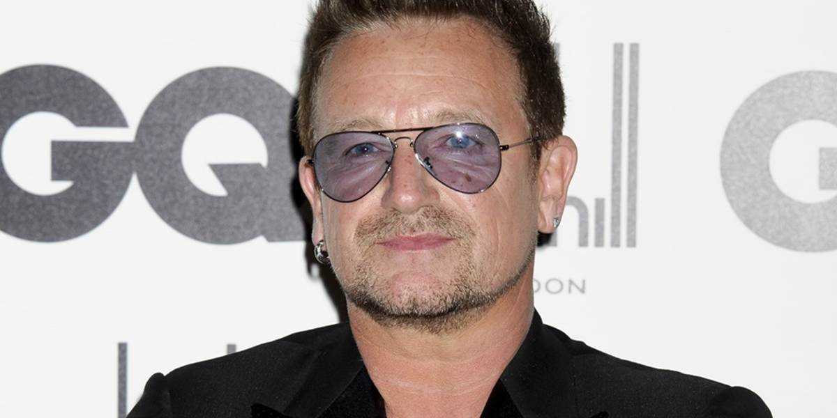 Bono sa ospravedlnil, že U2 poskytli album zdarma
