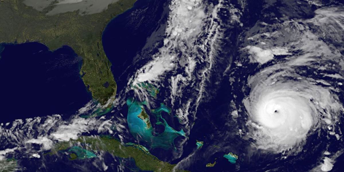 Bermudy sa pripravujú na príchod hurikánu štvrtej kategórie