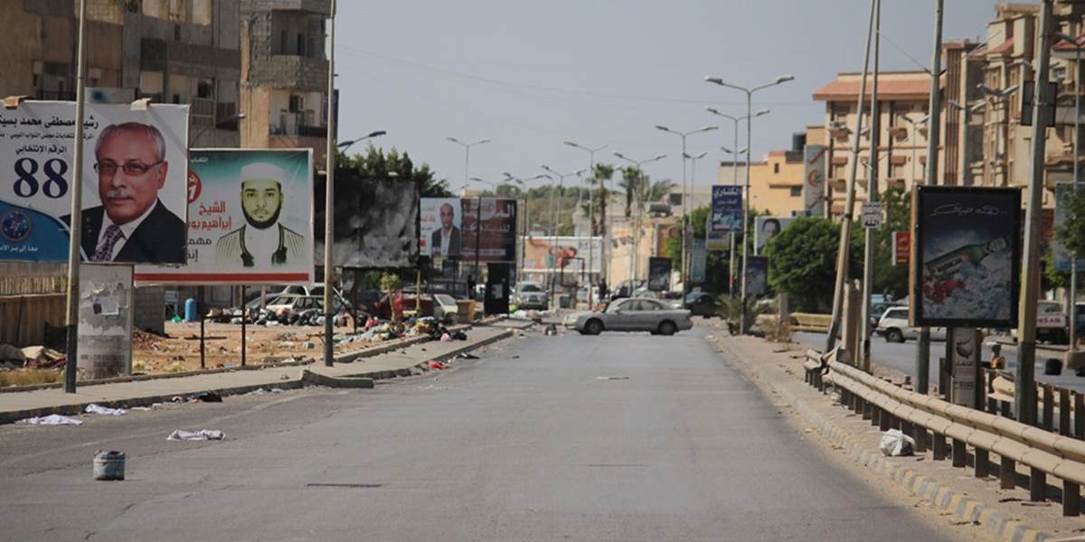 Pätica západných štátov je znepokojená vývojom v Líbyi, hrozí sankciami