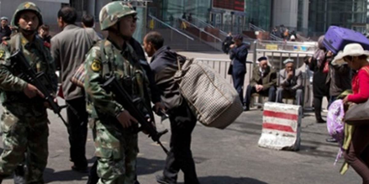 Útok Ujgurov na trhovisko v Sin-ťiangu si vyžiadal 22 obetí