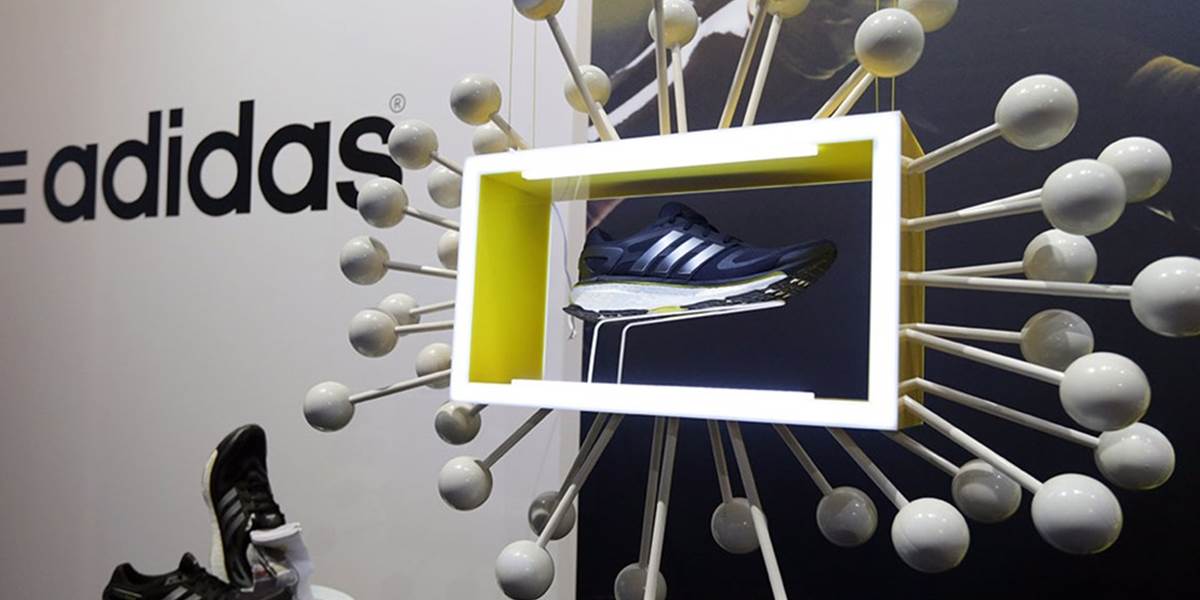 Investori z Ázie majú záujem o Reebok, cena akcií Adidasu stúpla zhruba o 6 %