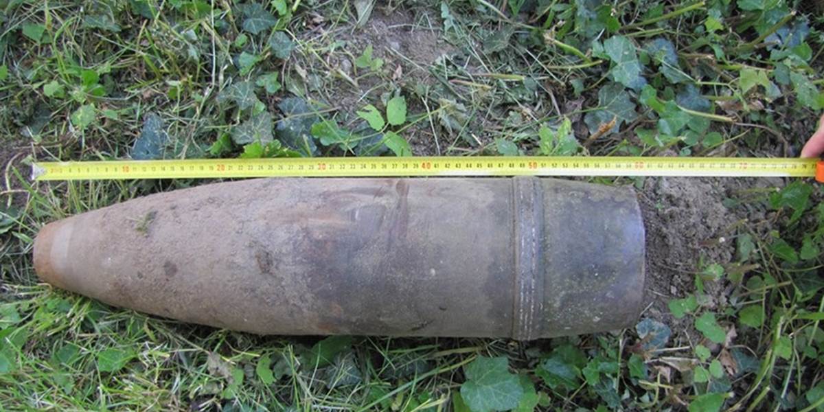 V obci Horné Dubové našli 13 delostreleckých mín z druhej svetovej vojny