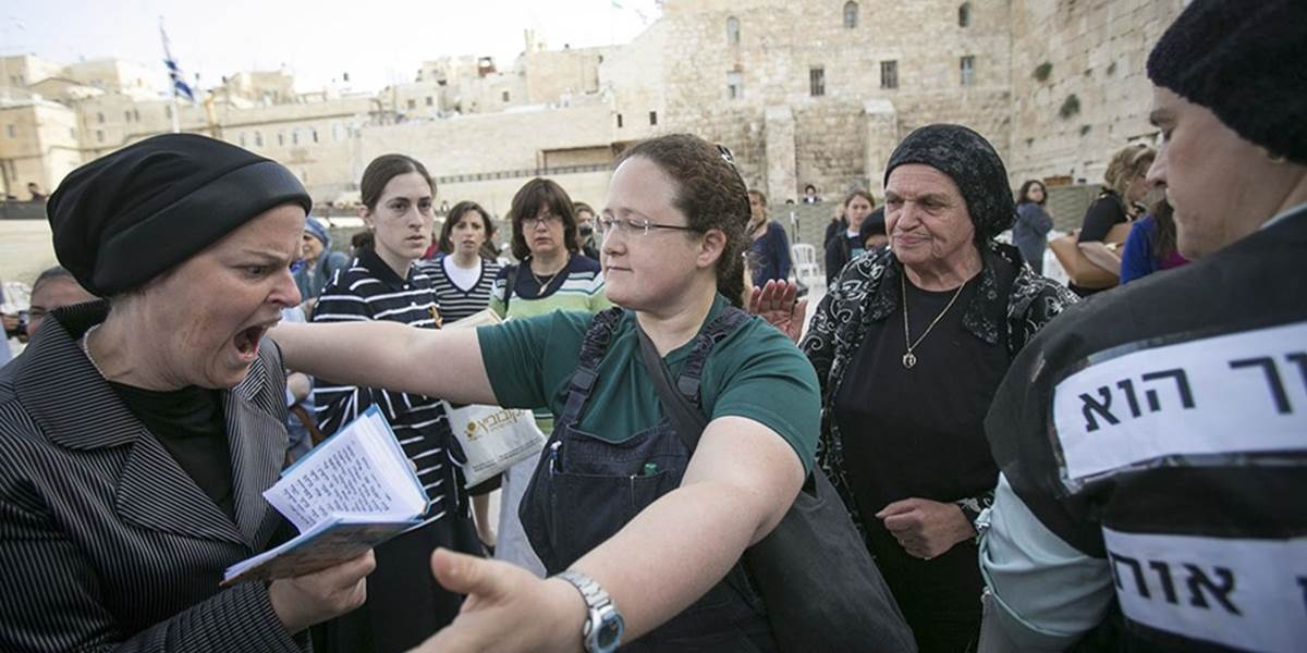 Ortodoxní židia útočili na autobusy propagujúce ženské práva