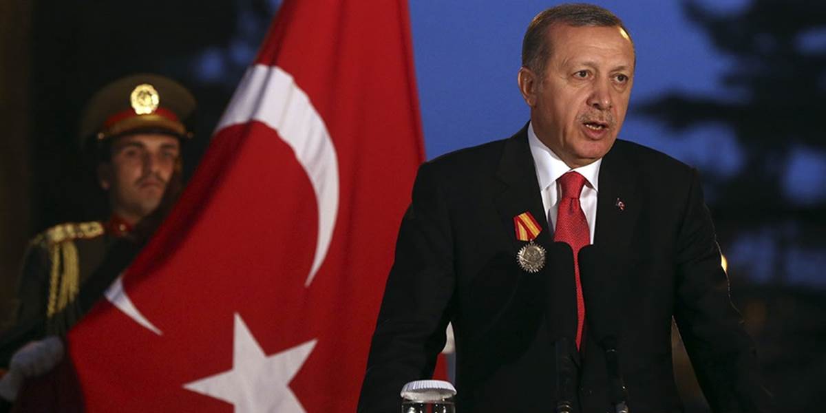 Turecký prezident označil dodávky zbraní pre Kurdov v Kobané za chybu USA