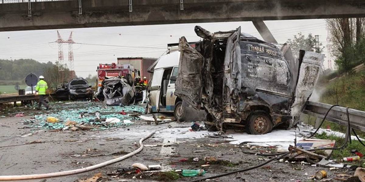 FOTO Hromadná nehoda pri Brne zablokovala diaľnicu na Bratislavu, sedem zranených
