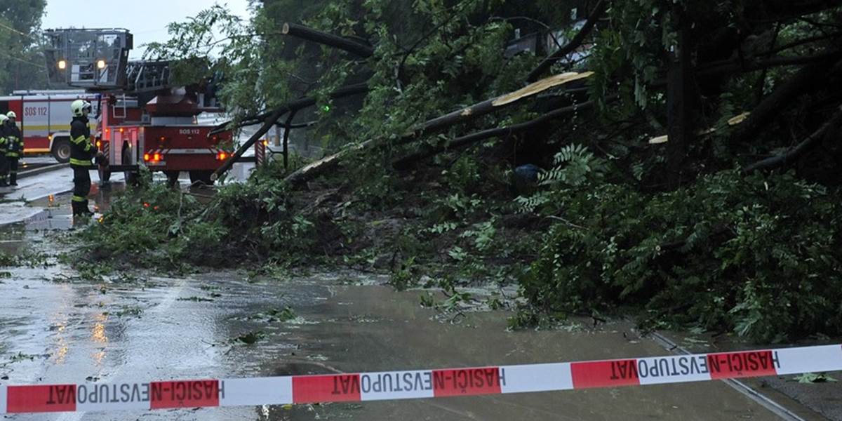 Prudký vietor narobil škody v Košiciach: Hasiči mali osem výjazdov
