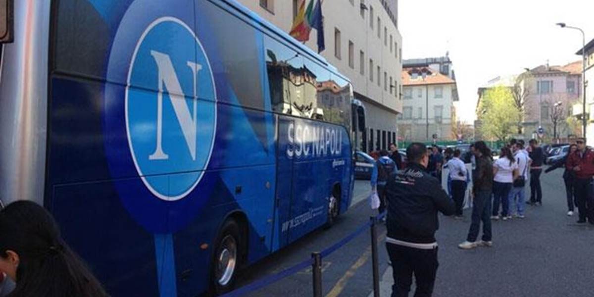 Fanúšikovia Neapola napadli autobus s hráčmi
