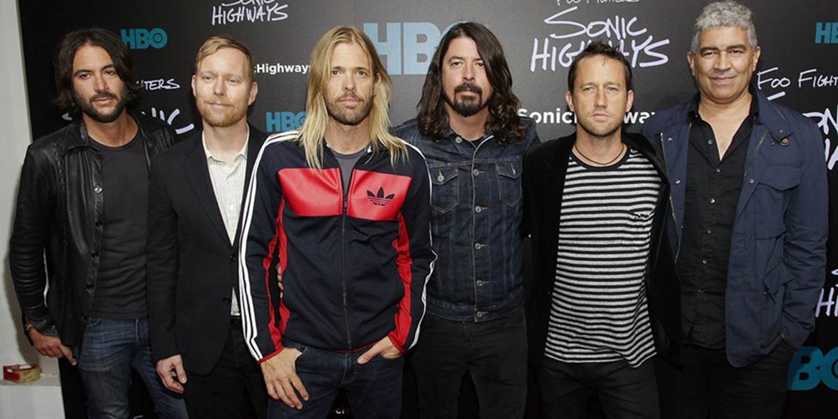 Foo Fighters zverejnili skladbu The Feast And The Famine