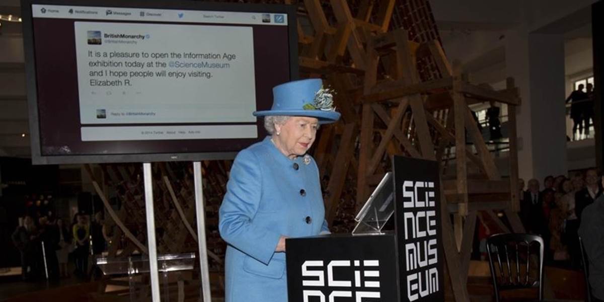 Kráľovná Alžbeta II. odoslala svoj prvý príspevok na Twitteri