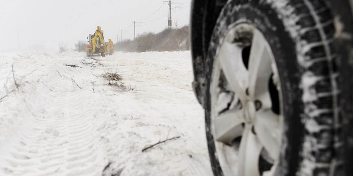 Snehové búrky v Bulharsku spôsobili vyhlásenie stavu núdze