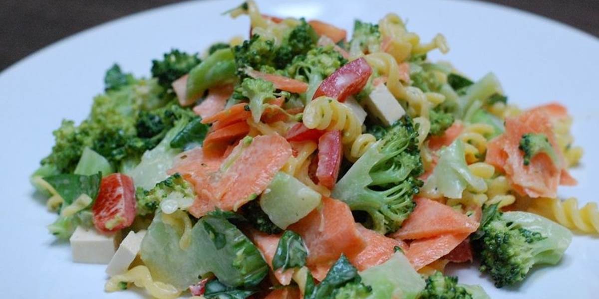 FOTO Recept: Cestovinový šalát s brokolicou