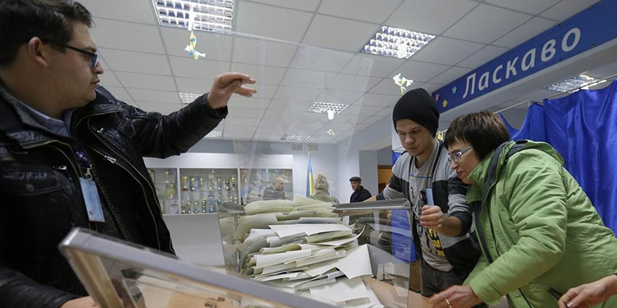 Pozorovatelia OBSE hodnotia voľby na Ukrajine priaznivo