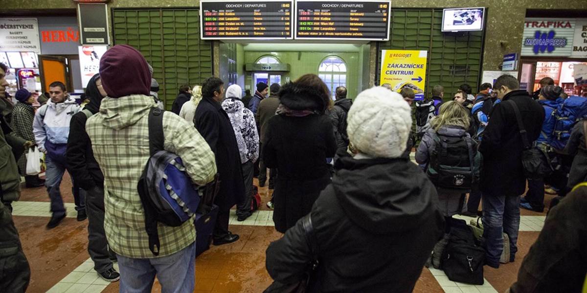 Vlaky zažívajú pred Dušičkami nápor: Najviac ľudí plánuje cestovať vo štvrtok a v piatok!