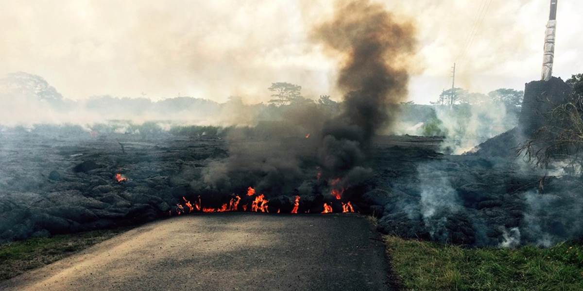 Panika na Havaji: Sopečná láva sa valí na mestečko Pahoa, ľudia sa pripravujú na evakuáciu