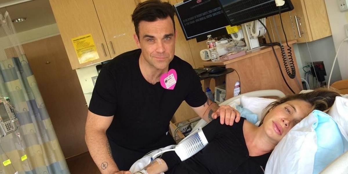 Spevák Robbie Williams má syna