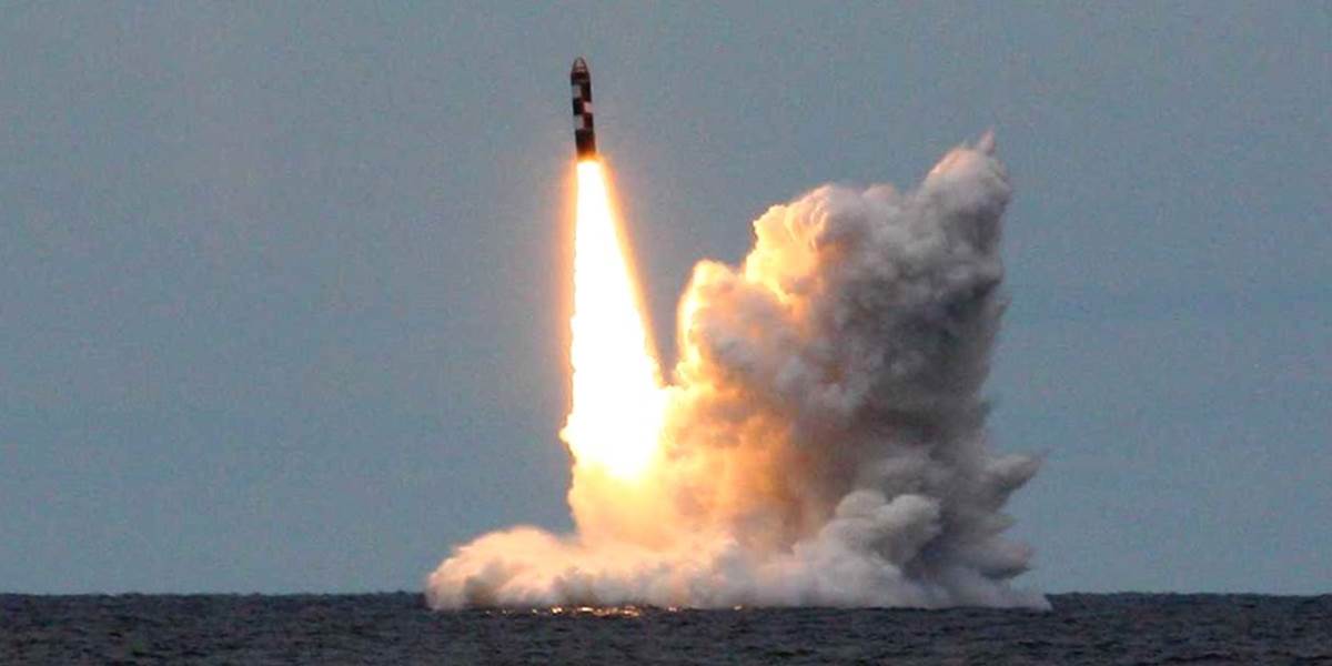Ruská ponorka odpálila na Kamčatku balistickú raketu Bulava