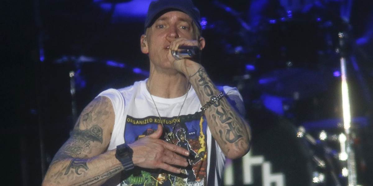 Rapper Eminem zverejnil tracklist kompilácie Shady XV