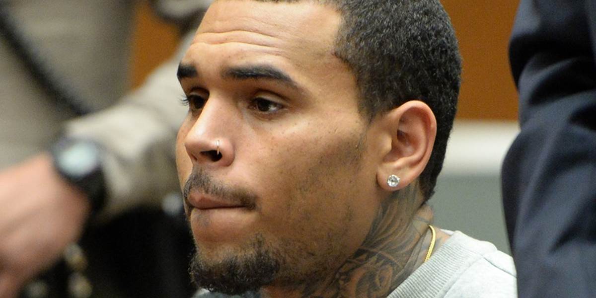 Chris Brown uzavrel dohody vo dvoch prípadoch napadnutia