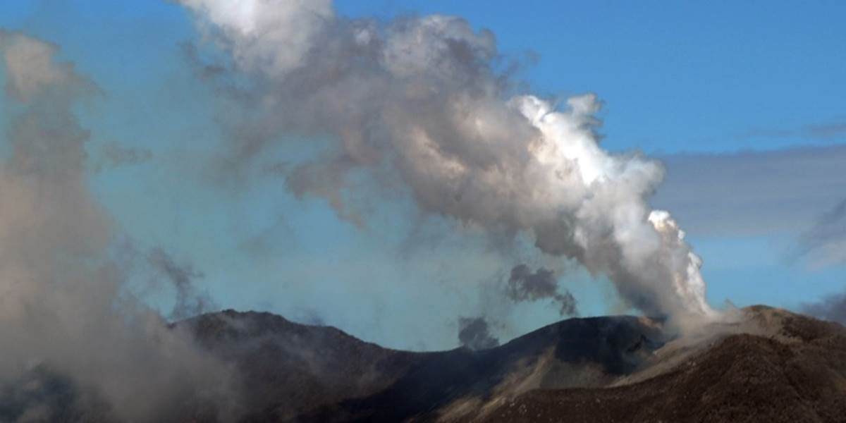 Sopka na Kostarike chrlila popol, okolité obce evakuovali