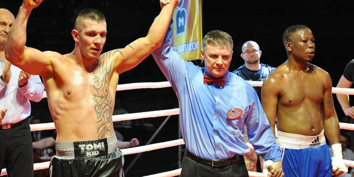 'Kid' Kovács zdolal Wanderu a získal titul v ťažkej váhe organizície WBF