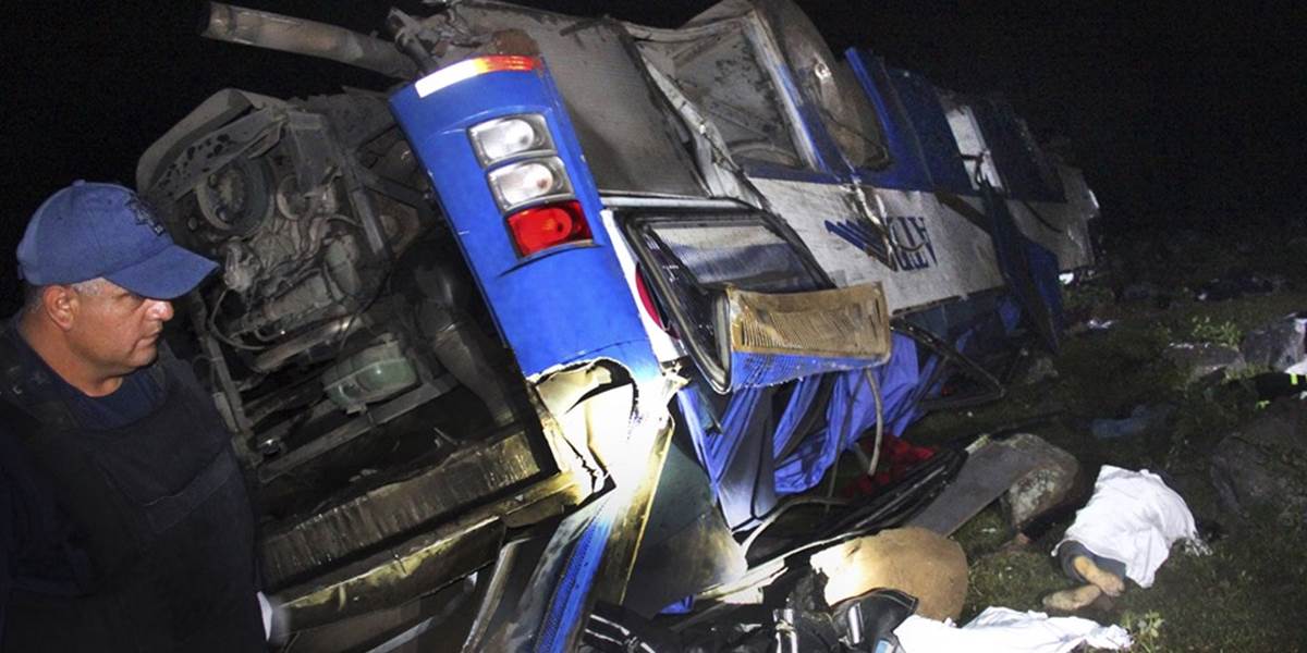 Pri nehode autobusov v Nepáli zahynulo desať ľudí, ďalších 12 je v kritickom stave